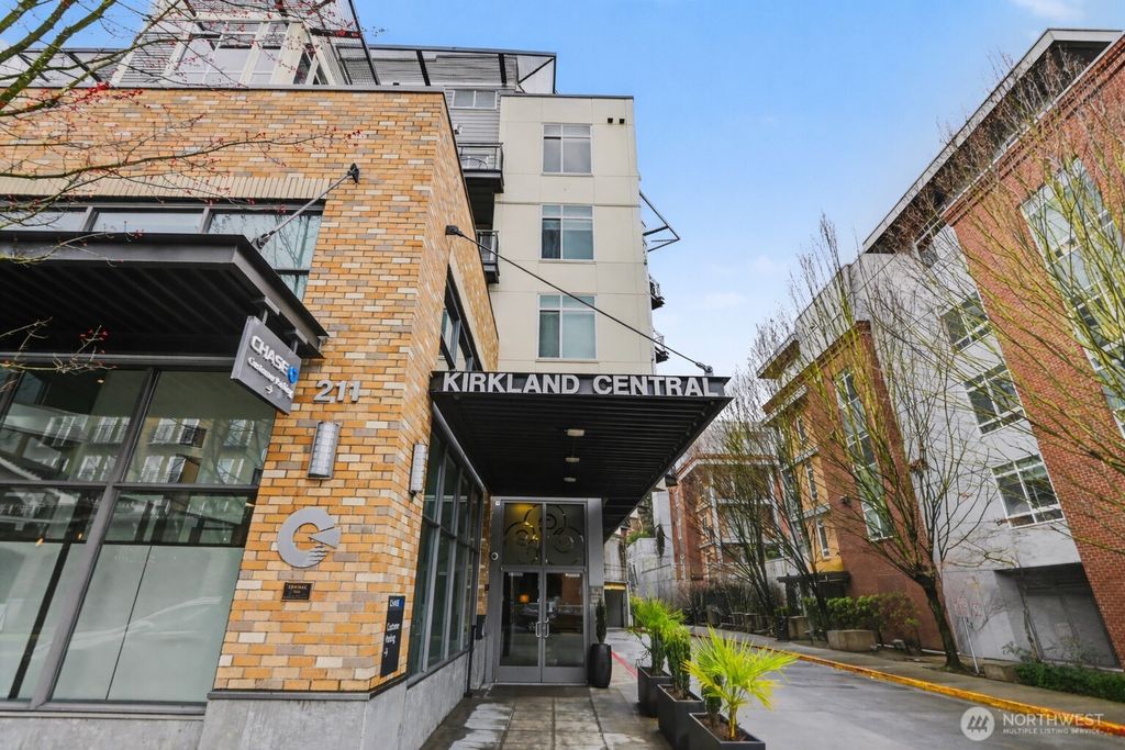 Photo of 211 Kirkland Ave Ave #421, Kirkland, WA 98033 (MLS # 2493010)
