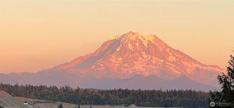 Photo of 11618 Jennifer Court E, Puyallup, WA 98374 (MLS # 2438391)