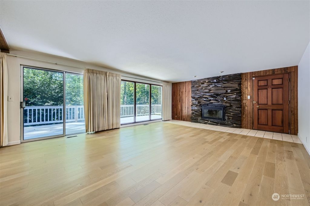 Photo of 13520 Issaquah Hobart Road SE, Issaquah, WA 98027 (MLS # 2236075)