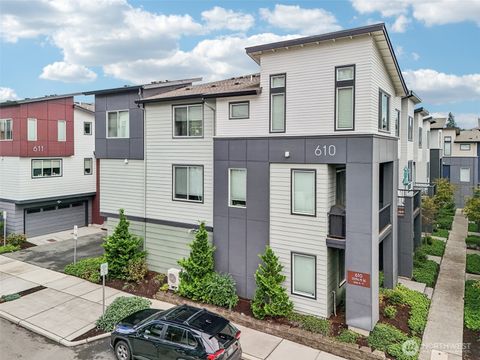 Photo of 610 237th Place SE #B, Bothell, WA 98021 (MLS # 2440630)