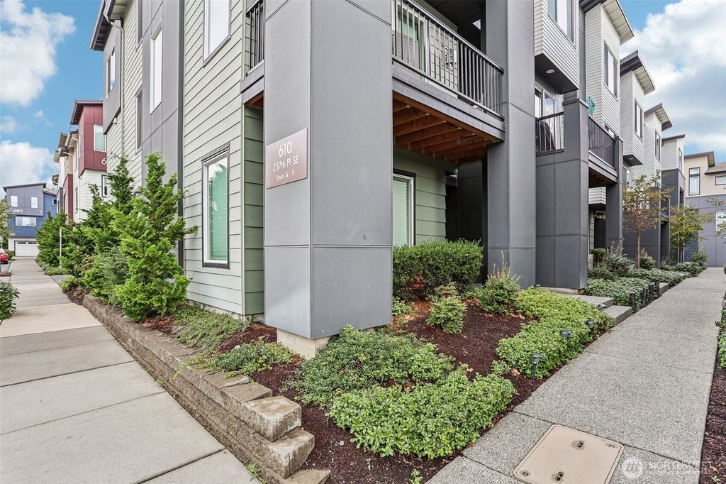 Photo of 610 237th Place SE #B, Bothell, WA 98021 (MLS # 2440630)
