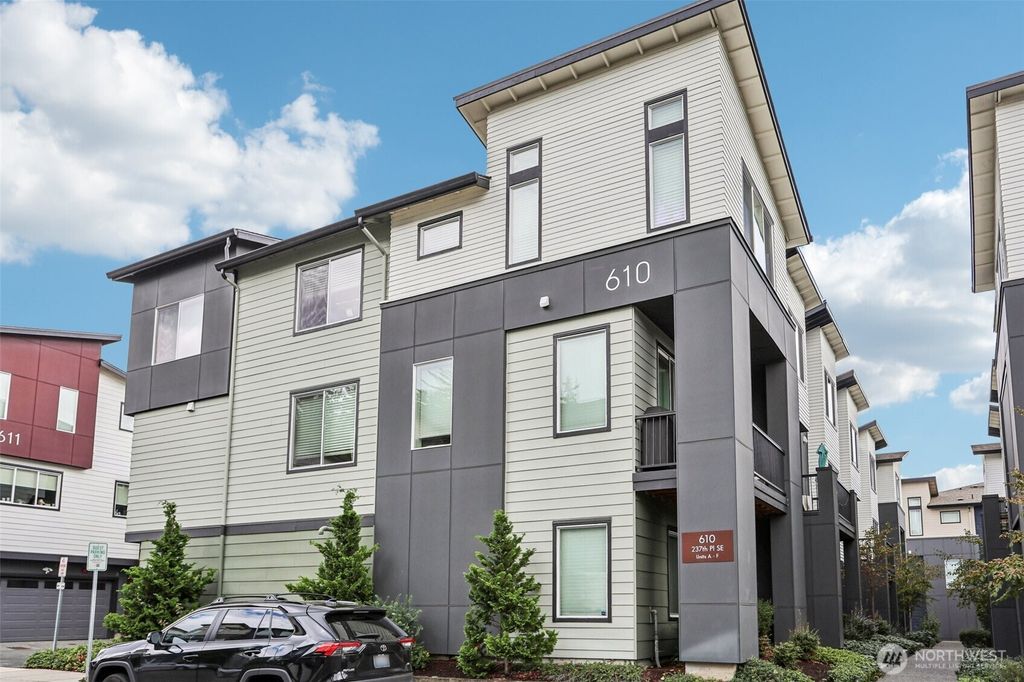 Photo of 610 237th Place SE #B, Bothell, WA 98021 (MLS # 2440630)