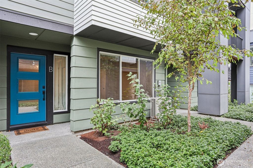 Photo of 610 237th Place SE #B, Bothell, WA 98021 (MLS # 2440630)