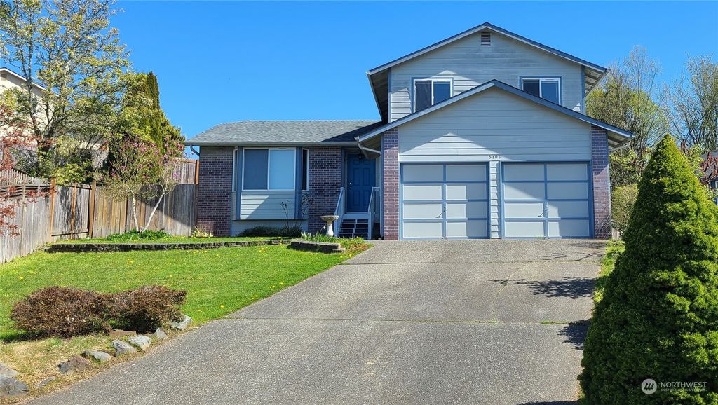 Photo of 5103 NE 69th Avenue, Marysville, WA 98270 (MLS # 2061985)