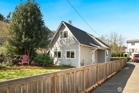 Photo of 3710 SW 106th Street, Seattle, WA 98146 (MLS # 2507476)