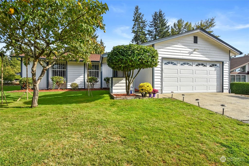 Photo of 31108 11th Place SW, Federal Way, WA 98023 (MLS # 2173107)