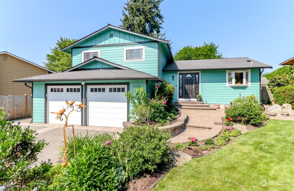 Photo of 13403 129th Place NE, Kirkland, WA 98034 (MLS # 2072534)