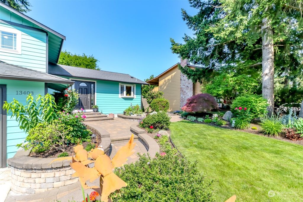 Photo of 13403 129th Place NE, Kirkland, WA 98034 (MLS # 2072534)