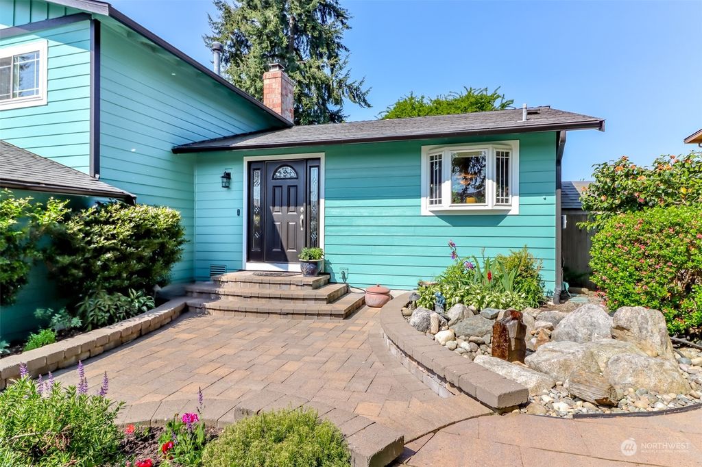 Photo of 13403 129th Place NE, Kirkland, WA 98034 (MLS # 2072534)