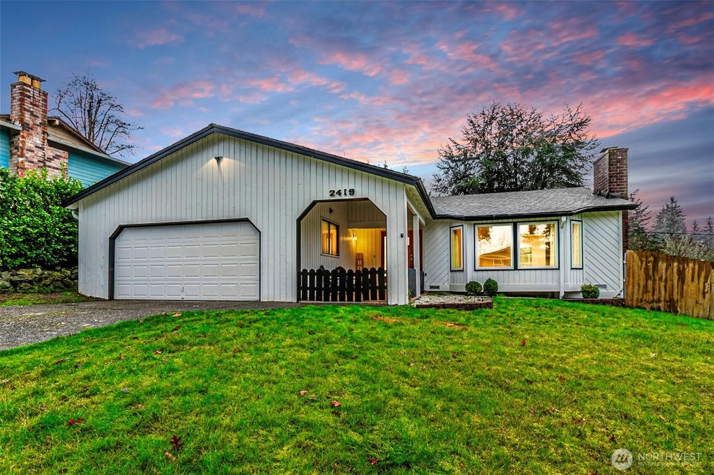 Photo of 2419 SW 319th Place, Federal Way, WA 98023 (MLS # 2475052)