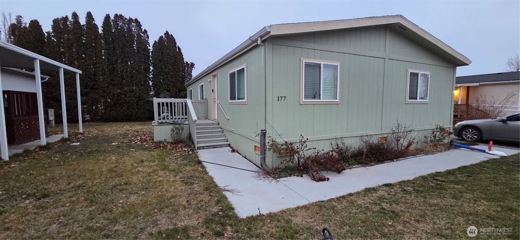 Photo of 4815 Airway Drive NE #177, Moses Lake, WA 98837 (MLS # 2512098)