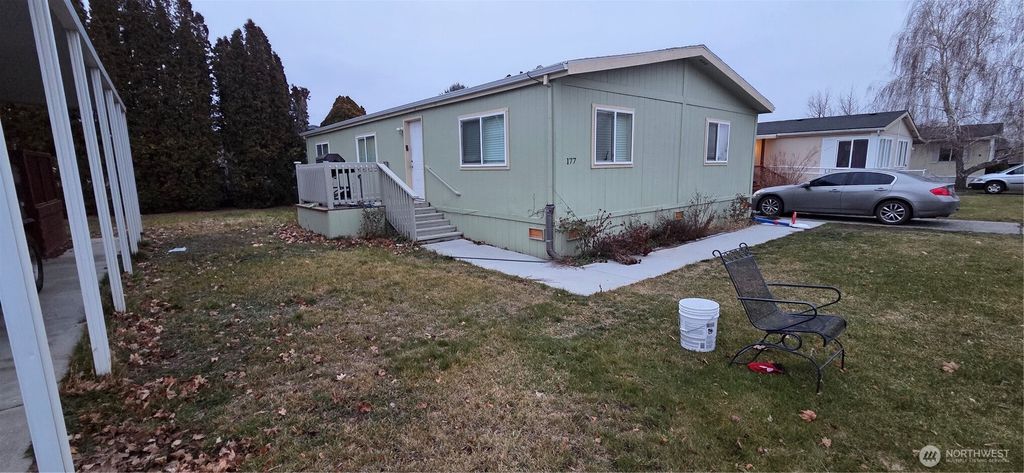 Photo of 4815 Airway Drive NE #177, Moses Lake, WA 98837 (MLS # 2512098)