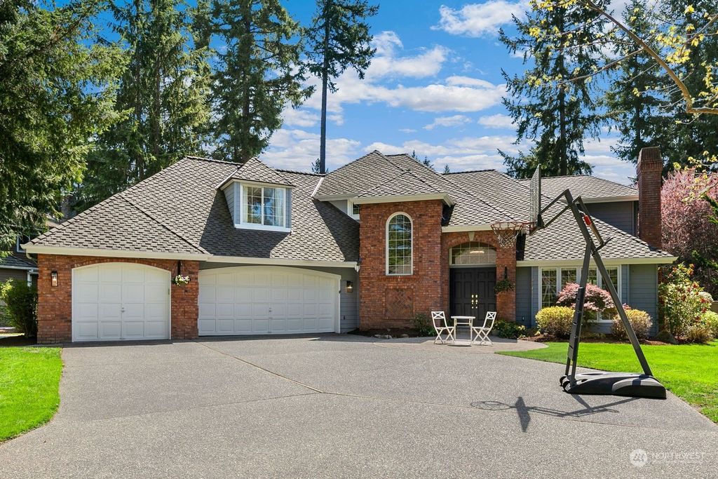 Photo of 25717 SE 31st Place, Sammamish, WA 98075 (MLS # 2064059)