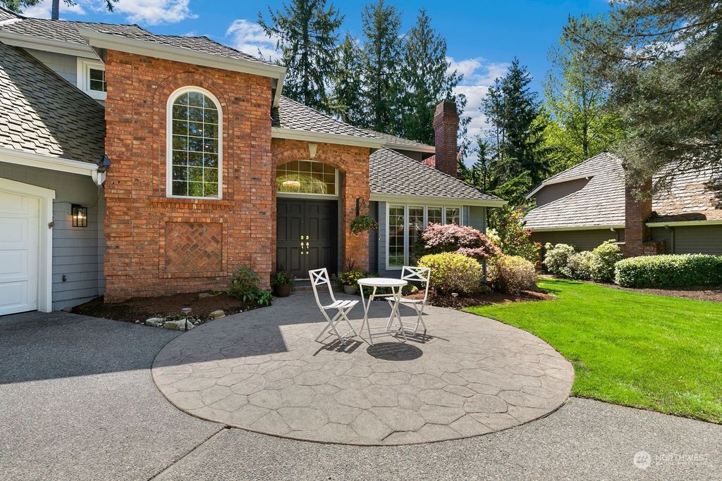 Photo of 25717 SE 31st Place, Sammamish, WA 98075 (MLS # 2064059)