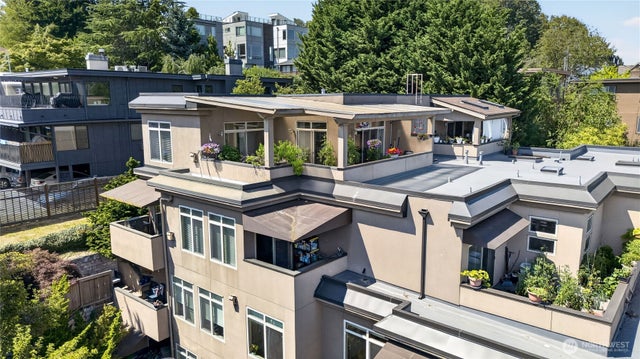 2551 Thorndyke Avenue W 402 #402, Seattle