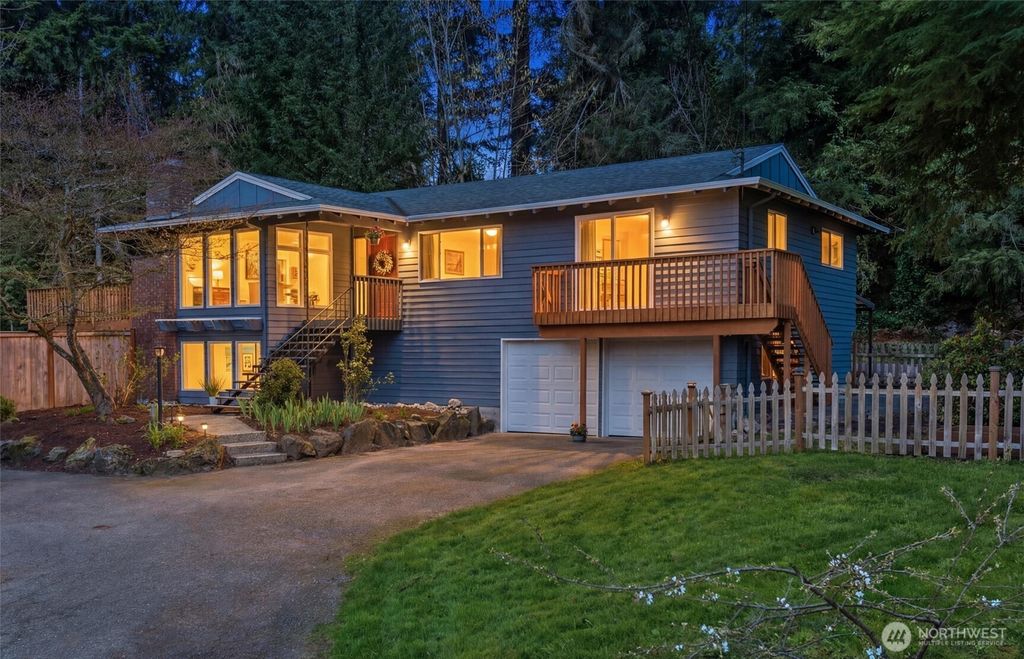 Photo of 17429 17th Avenue W, Lynnwood, WA 98037 (MLS # 2524014)