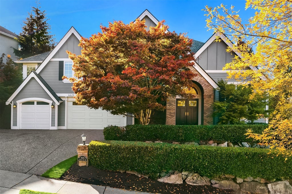 Photo of 6625 Fairway Ave AVE SE, Snoqualmie, WA 98065 (MLS # 2583195)