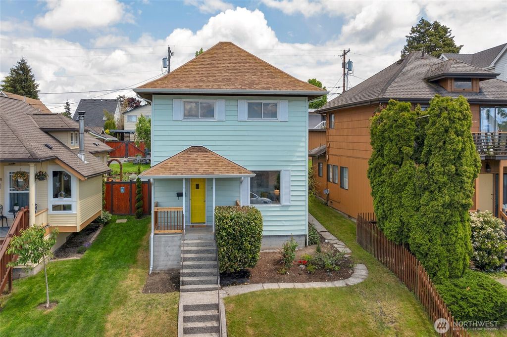 Photo of 1917 Grand Avenue, Everett, WA 98201 (MLS # 2375887)