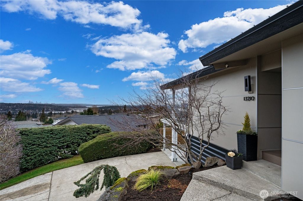 Photo of 13210 SE 46th Street, Bellevue, WA 98006 (MLS # 2336185)