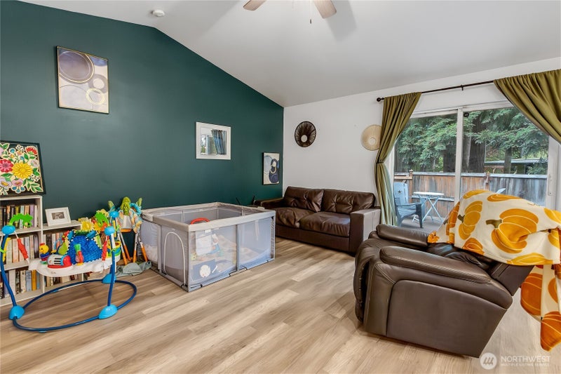 18011 Clear Lake Blvd SE