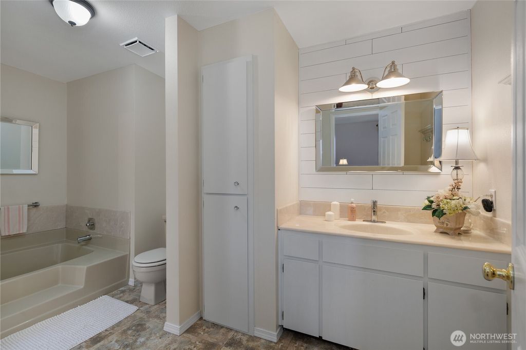 listing image 9366547810823456096
