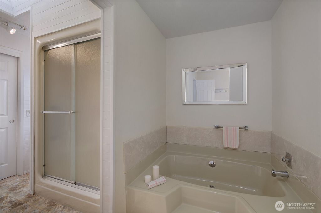listing image 9362214015242312872