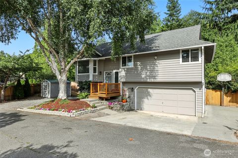 Photo of 1402 51st Place SW, Everett, WA 98203 (MLS # 2406872)