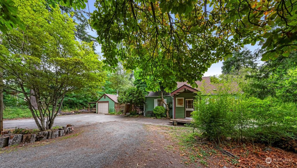 Photo of 21005 55th Avenue SE, Woodinville, WA 98072 (MLS # 2278622)