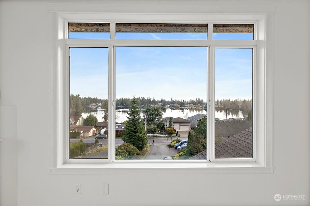 Photo of 1133 161st Street SW #B, Lynnwood, WA 98087 (MLS # 2320487)