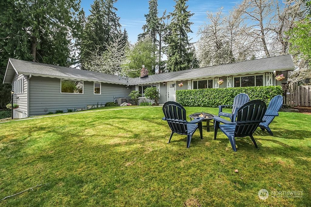 Photo of 10434 NE 109th Street, Kirkland, WA 98033 (MLS # 2055567)