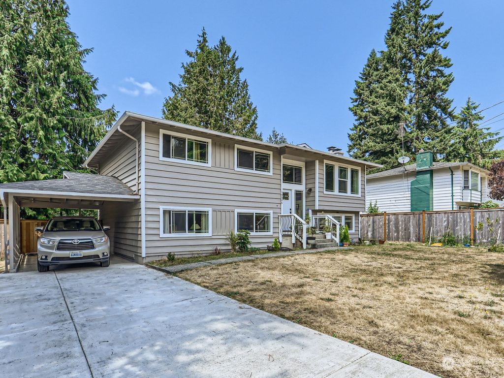 Photo of 16506 62nd Place W, Lynnwood, WA 98037 (MLS # 2138002)