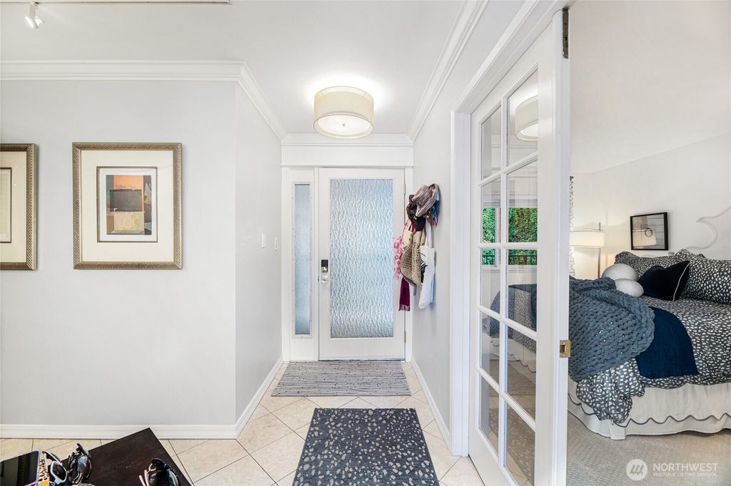 Photo of 1526 Alki Avenue SW #304, Seattle, WA 98116 (MLS # 2440793)