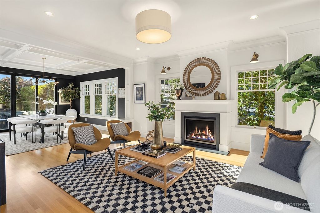 Photo of 1939 14th Avenue E, Seattle, WA 98112 (MLS # 2499654)