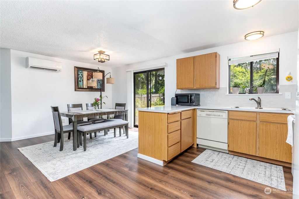 listing image 9360098242386474450