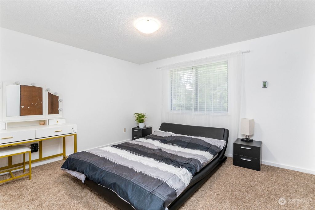 listing image 9366761108780383353