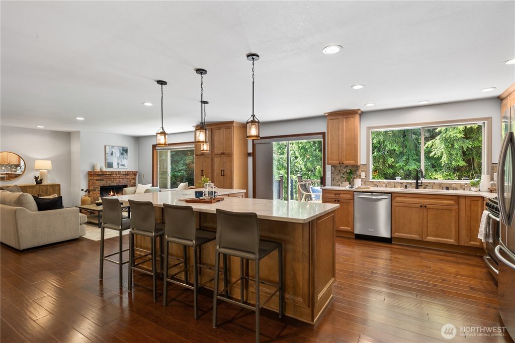 listing image 9363706810419085691