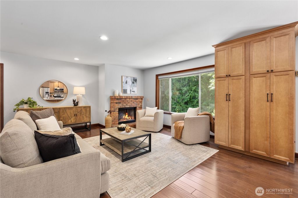 listing image 9363984235786570927