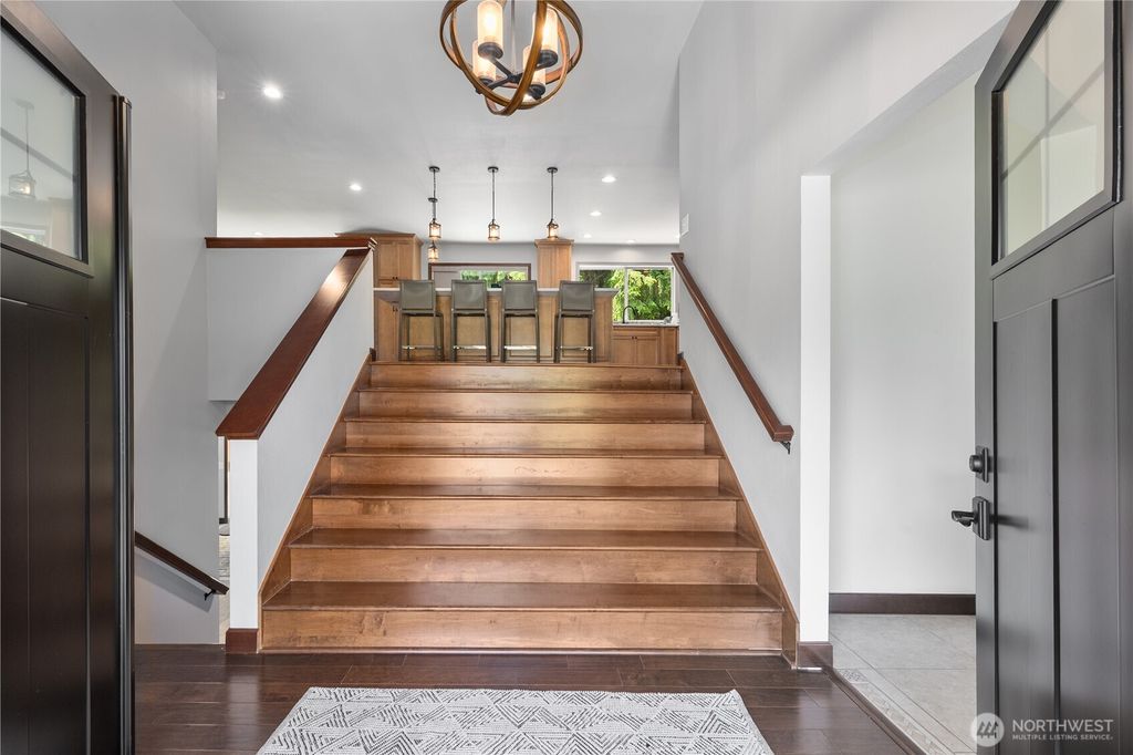 listing image 9363080629030509246