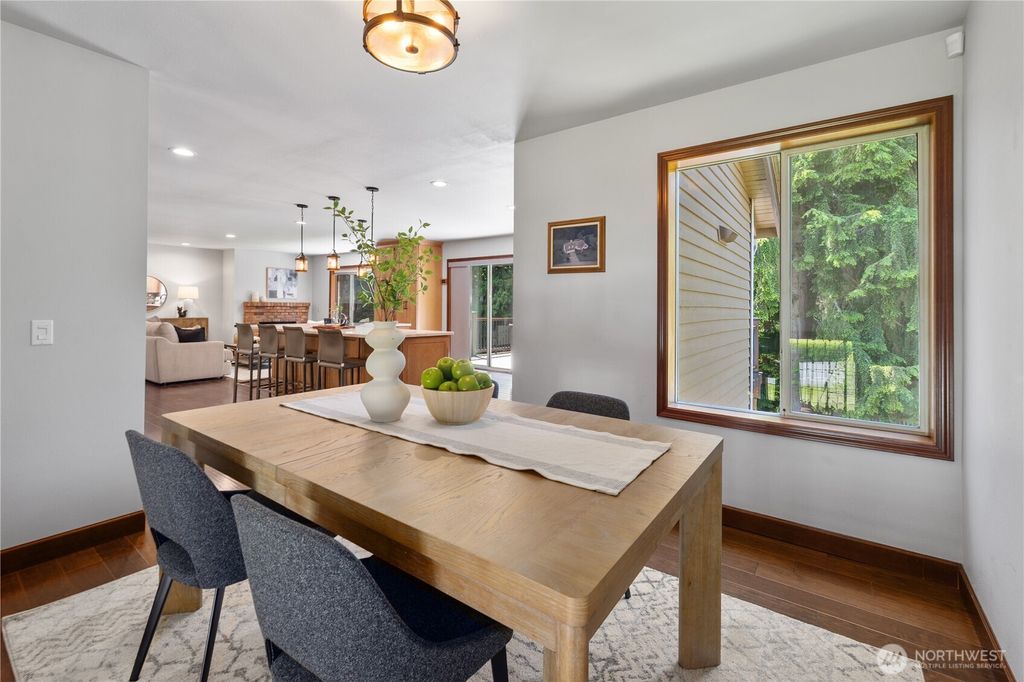 listing image 9362780481613190817