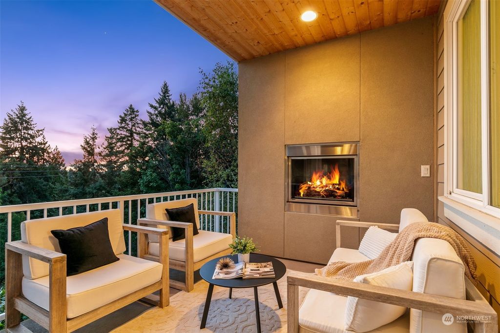 Photo of 11619 SE 73rd Place, Newcastle, WA 98056 (MLS # 2142011)