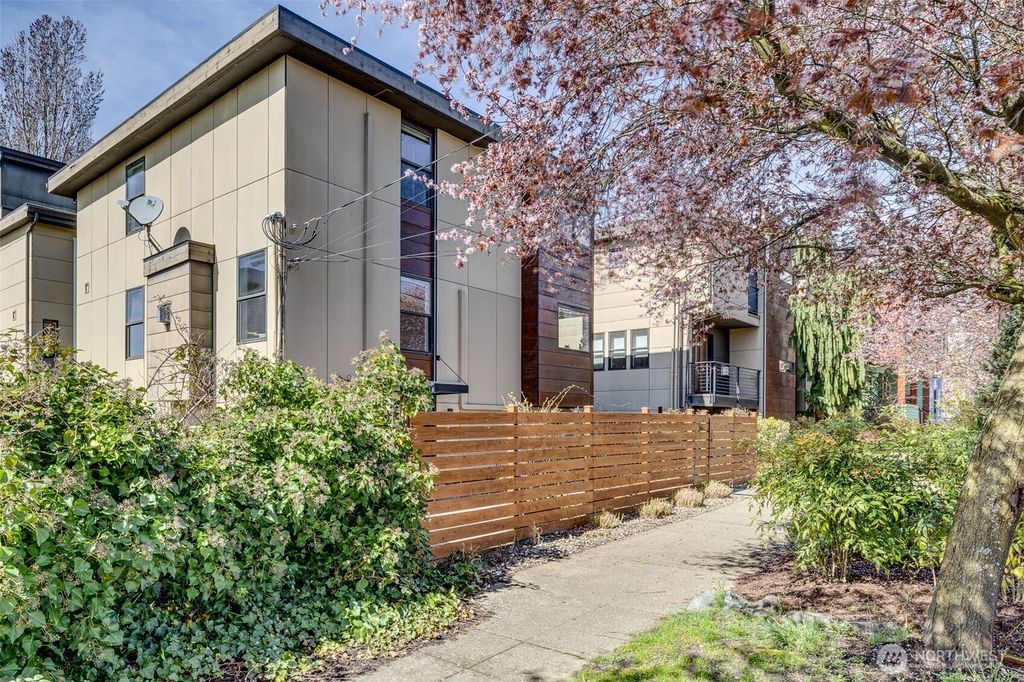 Photo of 161 16th Avenue, Seattle, WA 98122 (MLS # 2340939)