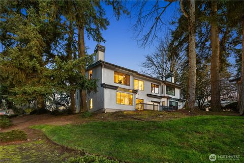 Photo of 11739 NE 80th St St #A2, Kirkland, WA 98033 (MLS # 2481368)