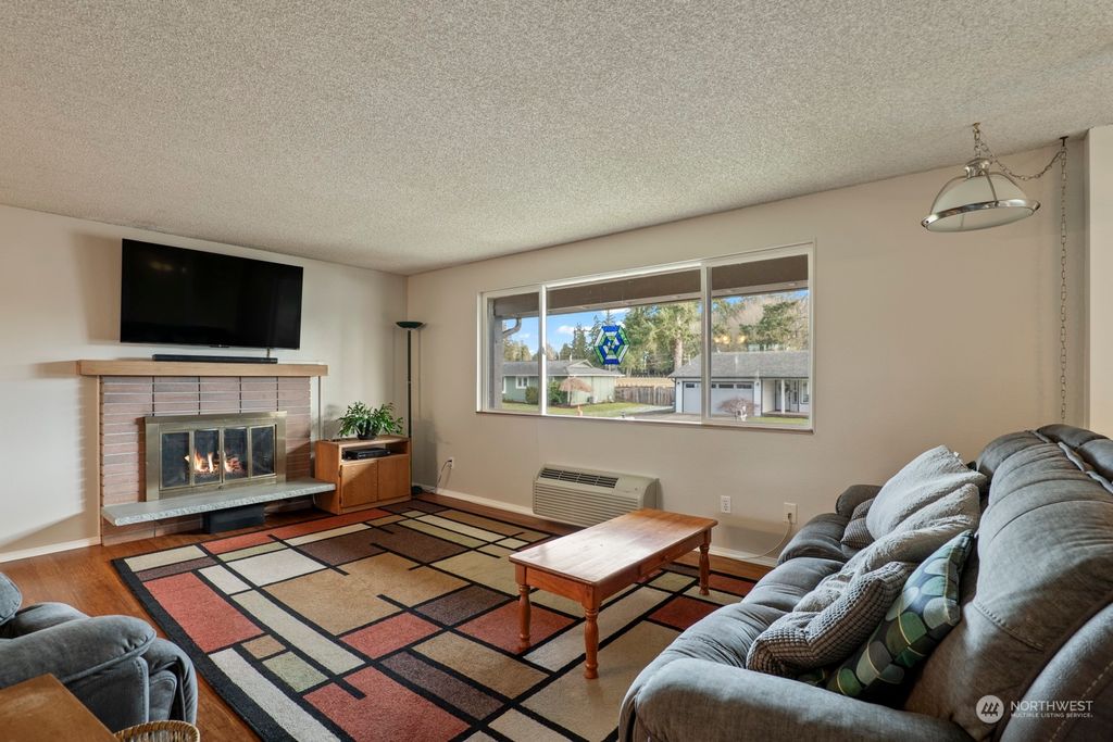 Photo of 19023 86th Avenue NE, Bothell, WA 98011 (MLS # 2326593)