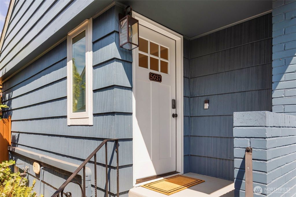Photo of 5037 38th Avenue NE, Seattle, WA 98105 (MLS # 2410705)