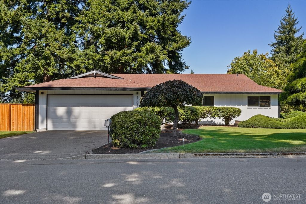 Photo of 3502 SW 328th Place, Federal Way, WA 98023 (MLS # 2435170)