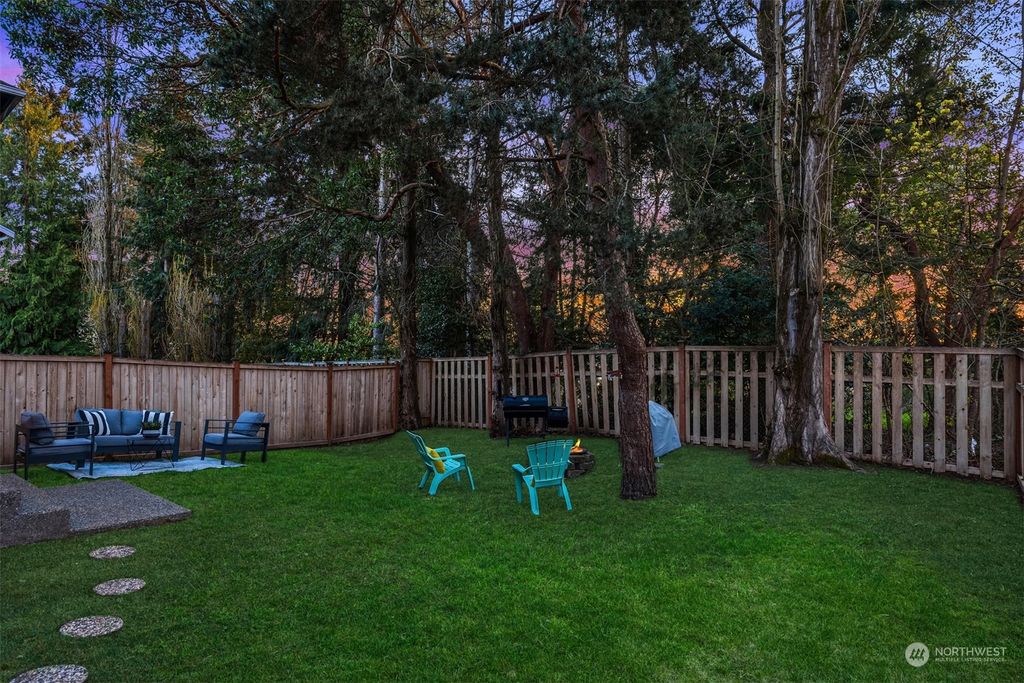 Photo of 11301 5th Avenue SW, Seattle, WA 98146 (MLS # 2217405)