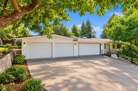 Photo of 853 S 306th Street, Federal Way, WA 98003 (MLS # 2592911)