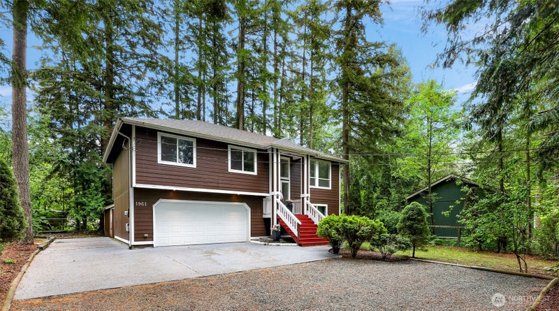 1961 Clear Valley Drive