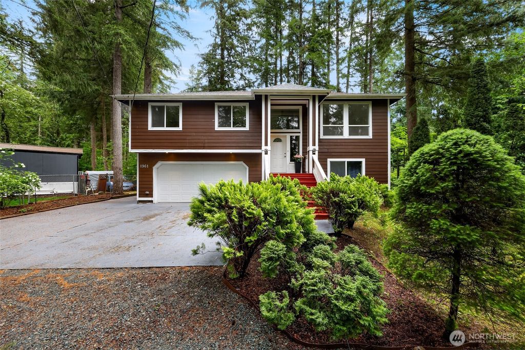 Photo of 1961 Clear Valley Drive, Maple Falls, WA 98266 (MLS # 2525193)