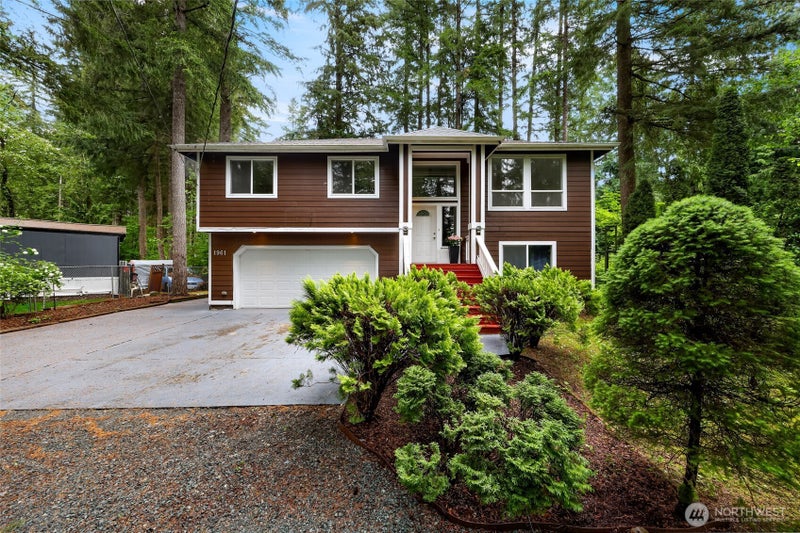 1961 Clear Valley Drive